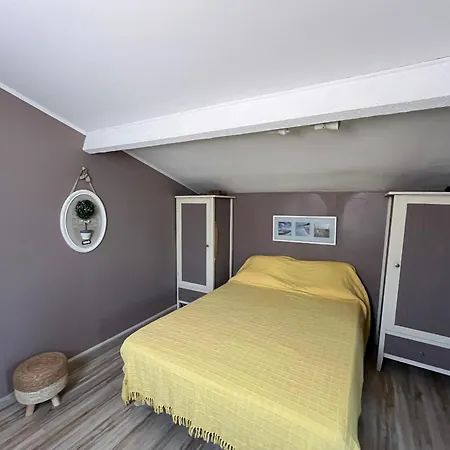 Hébergement de vacances - Maison T4 à Deux Pas De La - 6 Pers - Fr-1-319-615 *